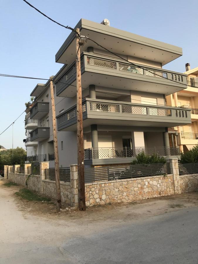 Cyclops Luxury Apartments Igoumenitsa Bagian luar foto