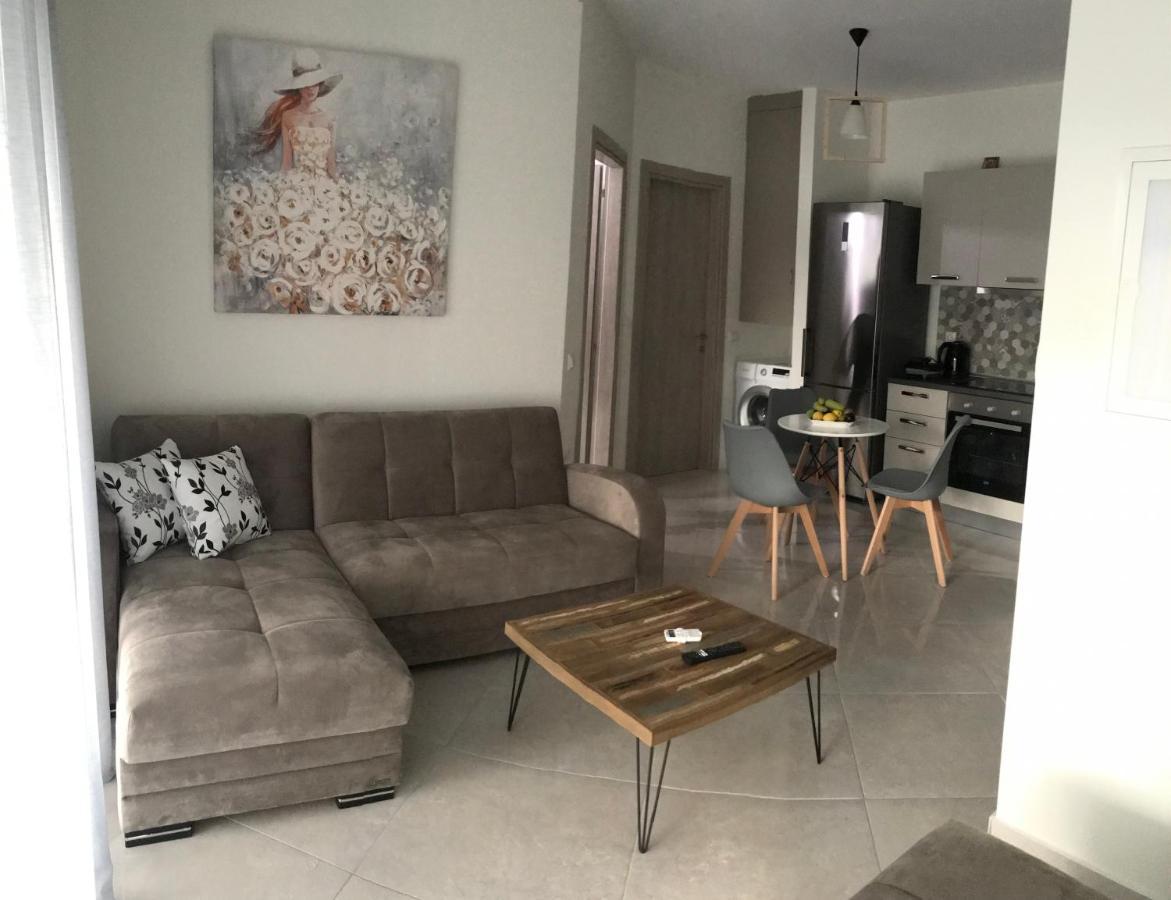 Cyclops Luxury Apartments Igoumenitsa Bagian luar foto