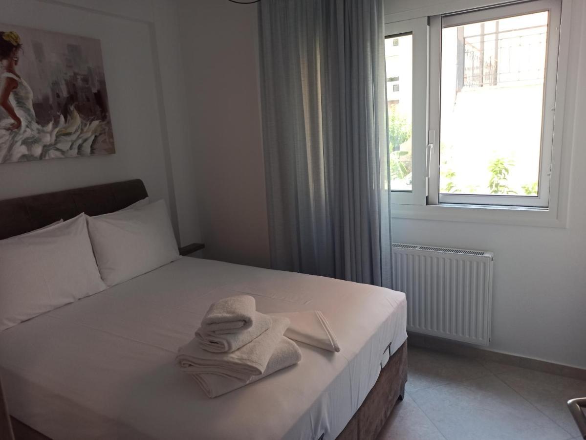 Cyclops Luxury Apartments Igoumenitsa Bagian luar foto