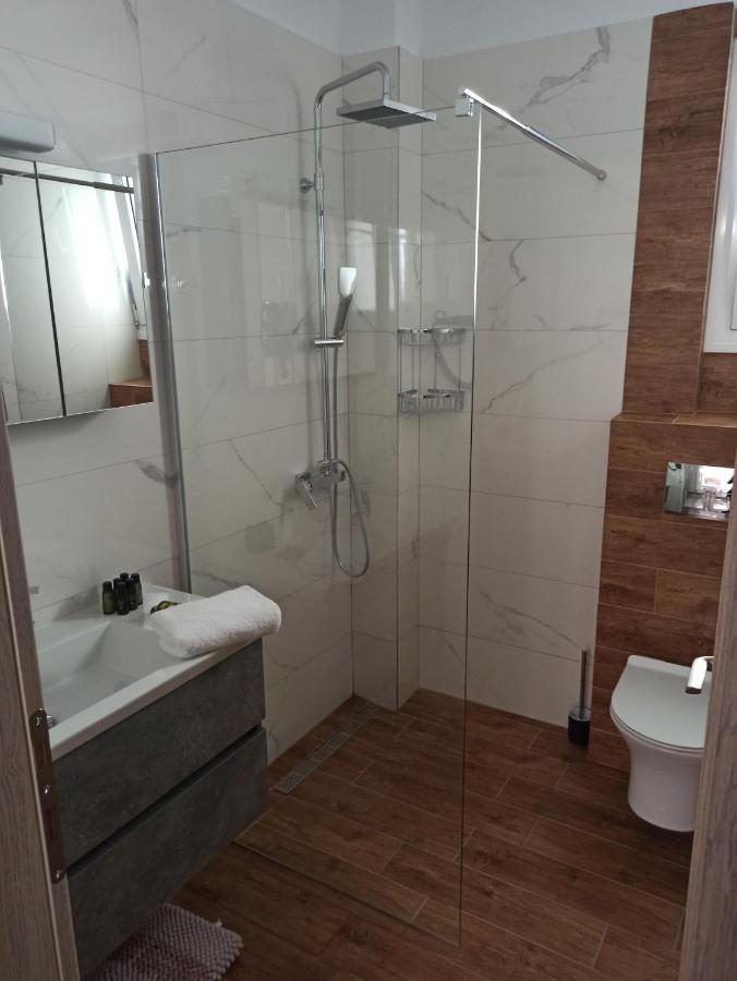 Cyclops Luxury Apartments Igoumenitsa Bagian luar foto