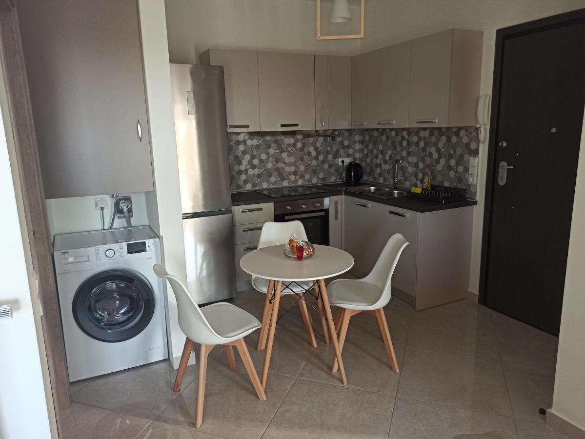 Cyclops Luxury Apartments Igoumenitsa Bagian luar foto