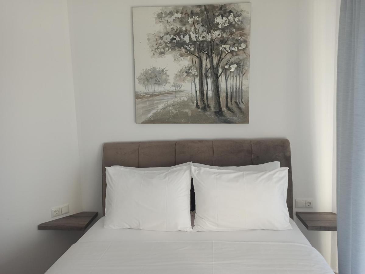 Cyclops Luxury Apartments Igoumenitsa Bagian luar foto