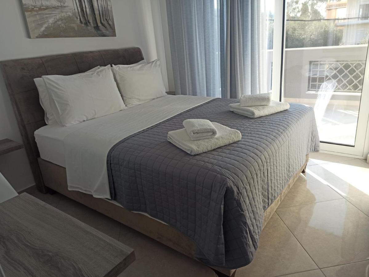 Cyclops Luxury Apartments Igoumenitsa Bagian luar foto