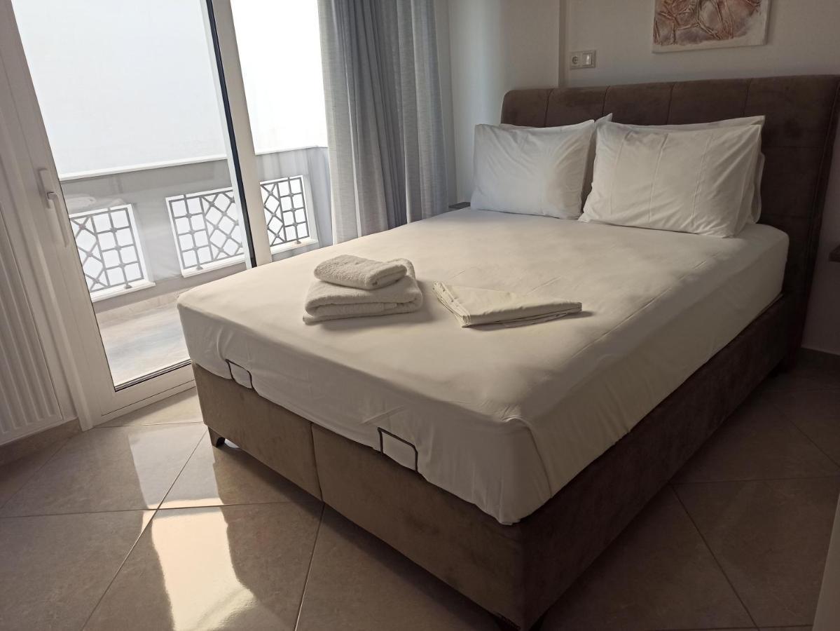 Cyclops Luxury Apartments Igoumenitsa Bagian luar foto