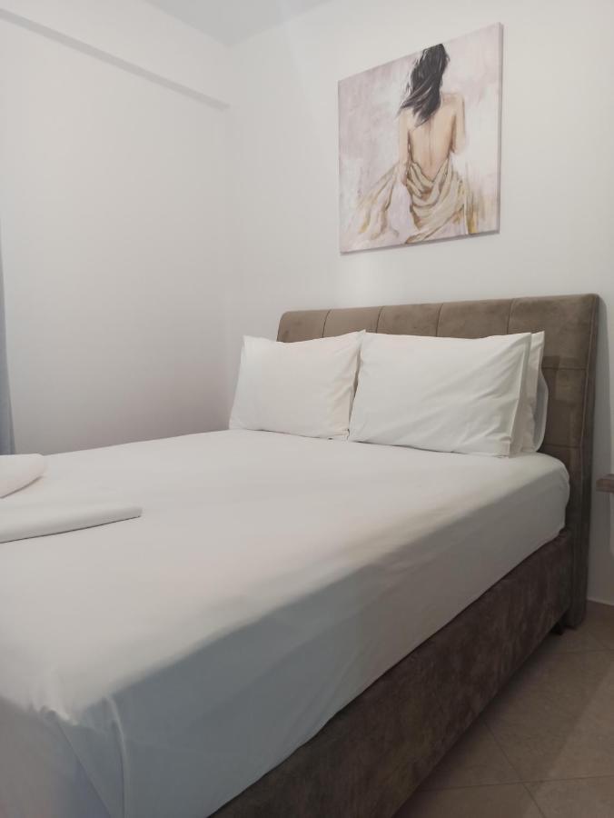 Cyclops Luxury Apartments Igoumenitsa Bagian luar foto