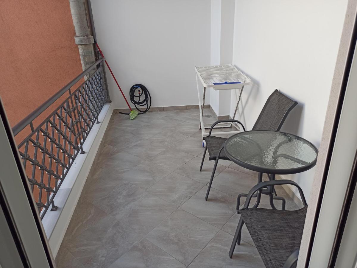 Cyclops Luxury Apartments Igoumenitsa Bagian luar foto