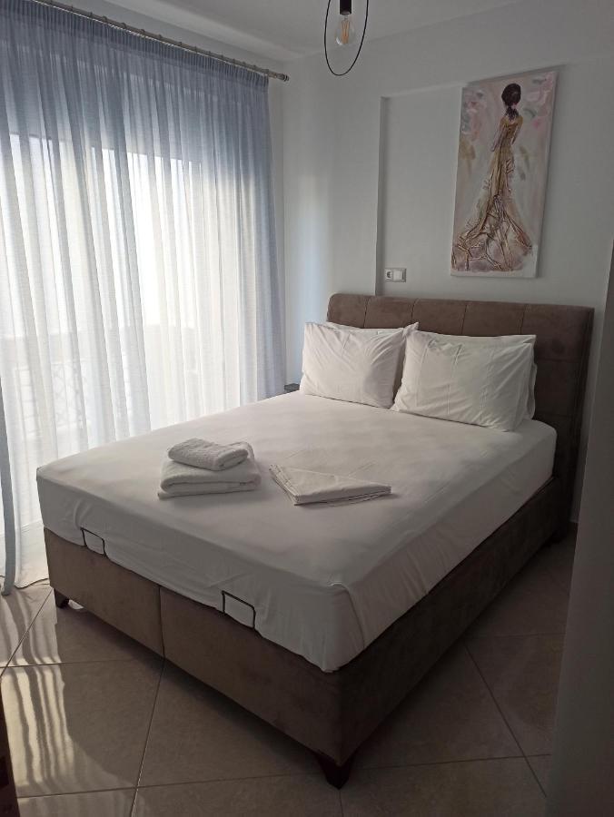 Cyclops Luxury Apartments Igoumenitsa Bagian luar foto
